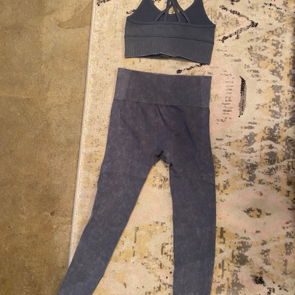 Joylab Ribbed Workout Set - Picture 4 of 5